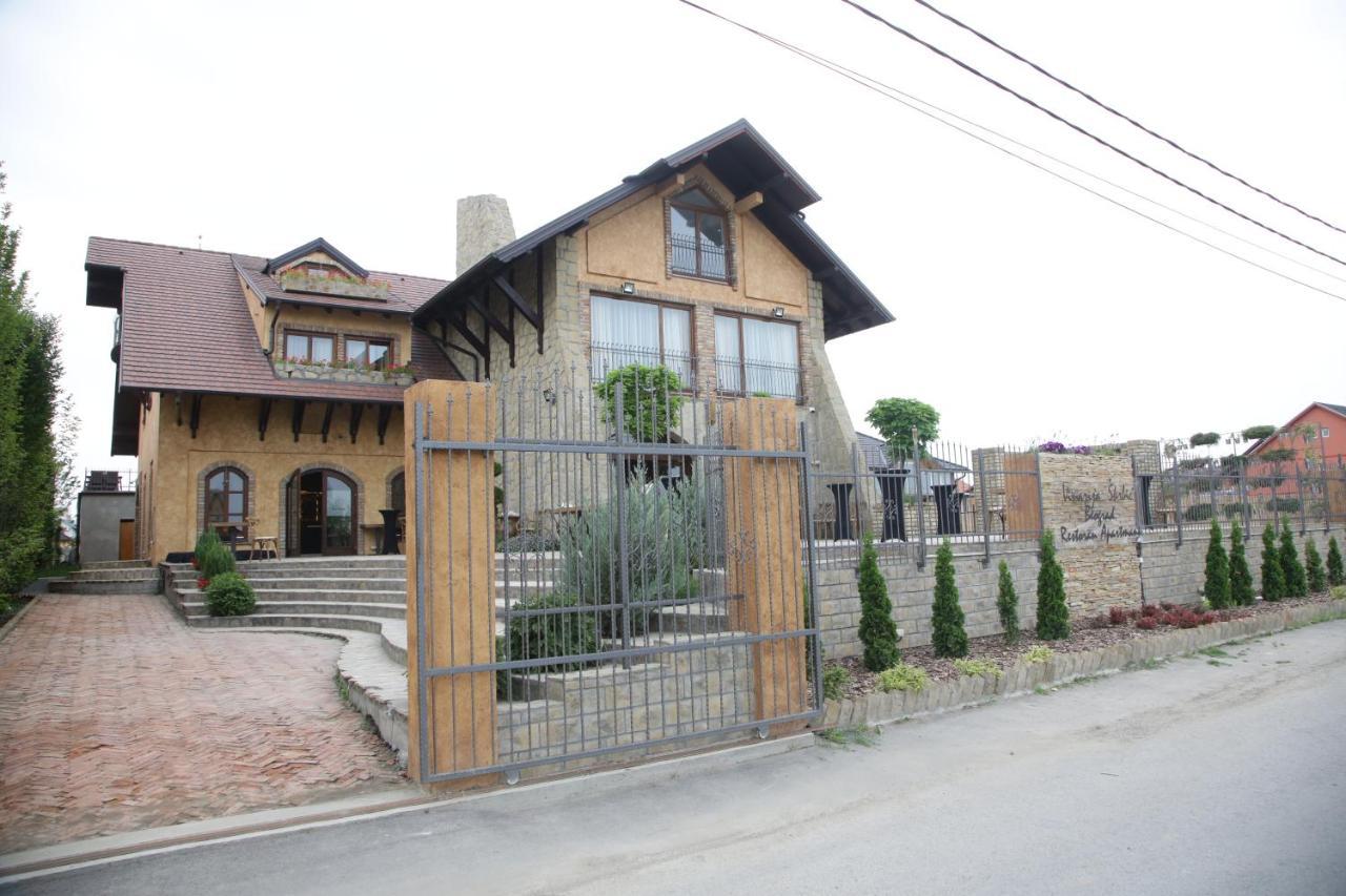 Garni Hotel Chicha - Winery Skrbic Belgrad Dış mekan fotoğraf